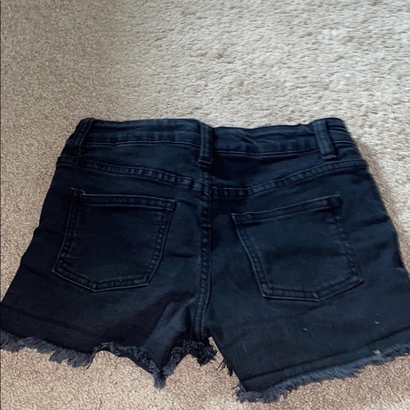 Cute shorts - Picture 2 of 3